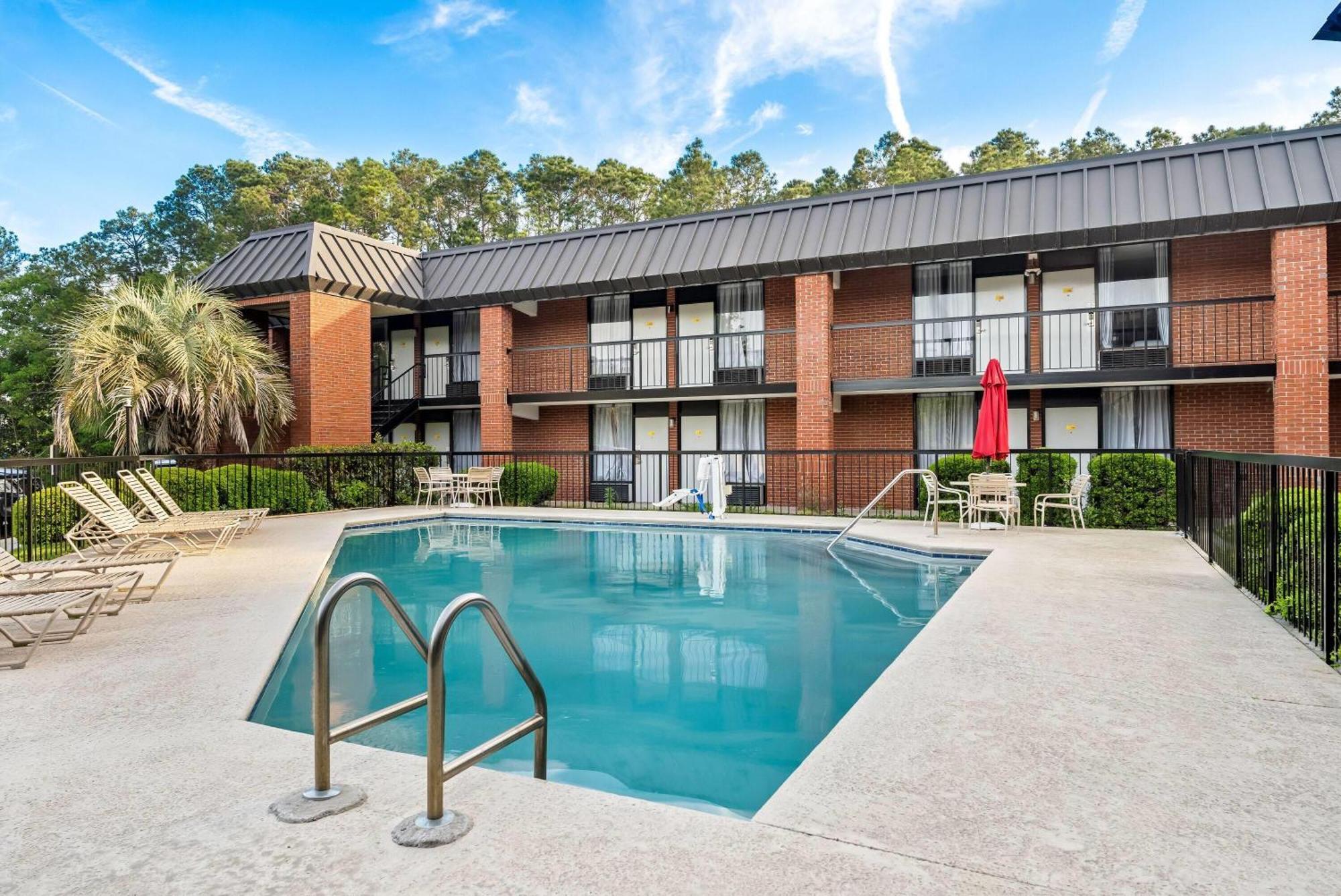 Days Inn By Wyndham Statesboro Extérieur photo